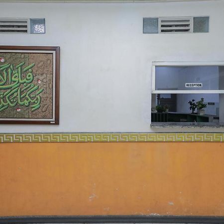 Reddoorz Near Stasiun Malang Kota Lama 2 ภายนอก รูปภาพ
