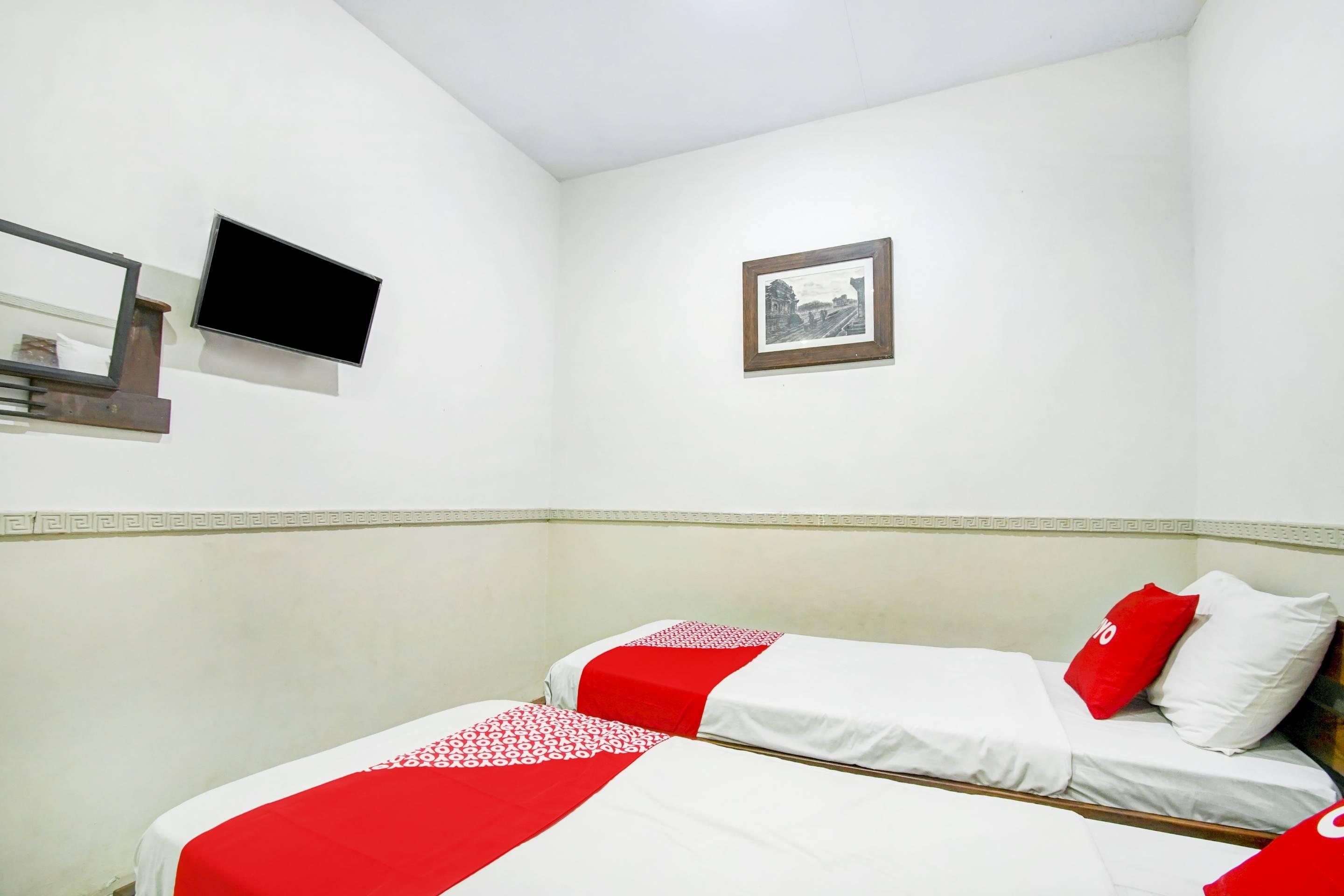 Reddoorz Near Stasiun Malang Kota Lama 2 ภายนอก รูปภาพ