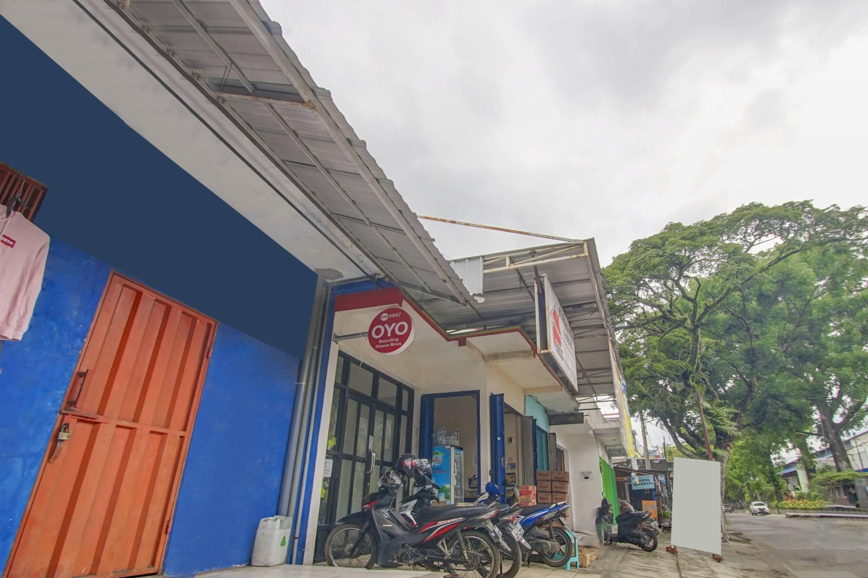 Reddoorz Near Stasiun Malang Kota Lama 2 ภายนอก รูปภาพ